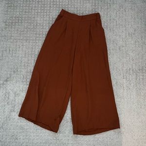 Gaucho-style dress pants / summer pants - size medium (6-8)